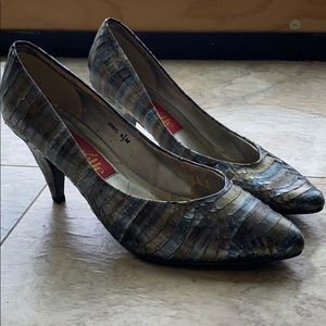 Vintage metallic snake skin print heals